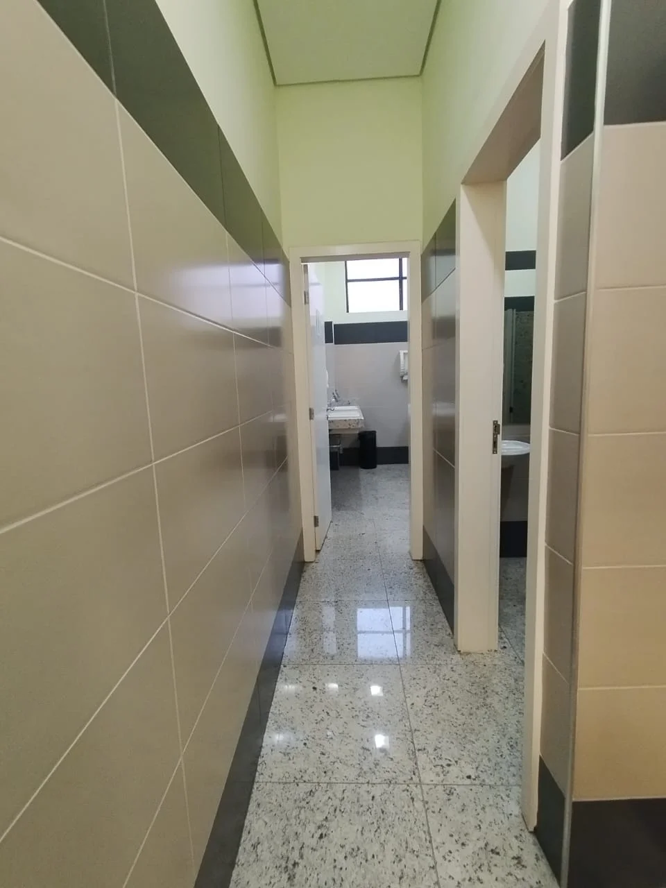 3º ANDAR (Salas 31 a 36) - BANHEIRO E CORREDOR
